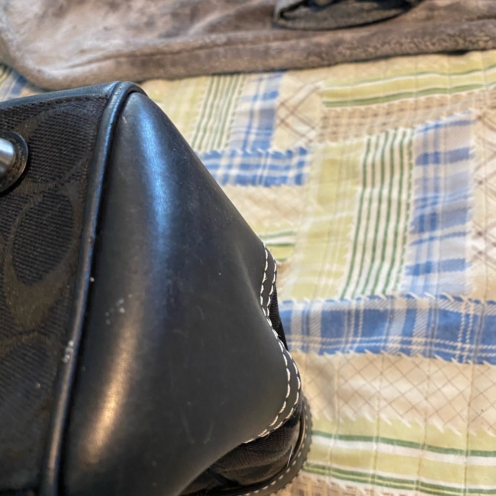 Handbag - Picture 3 of 5